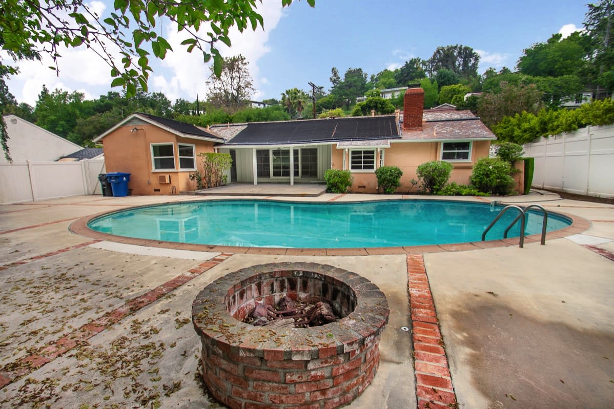 11258 Canton Dr Studio City, CA
