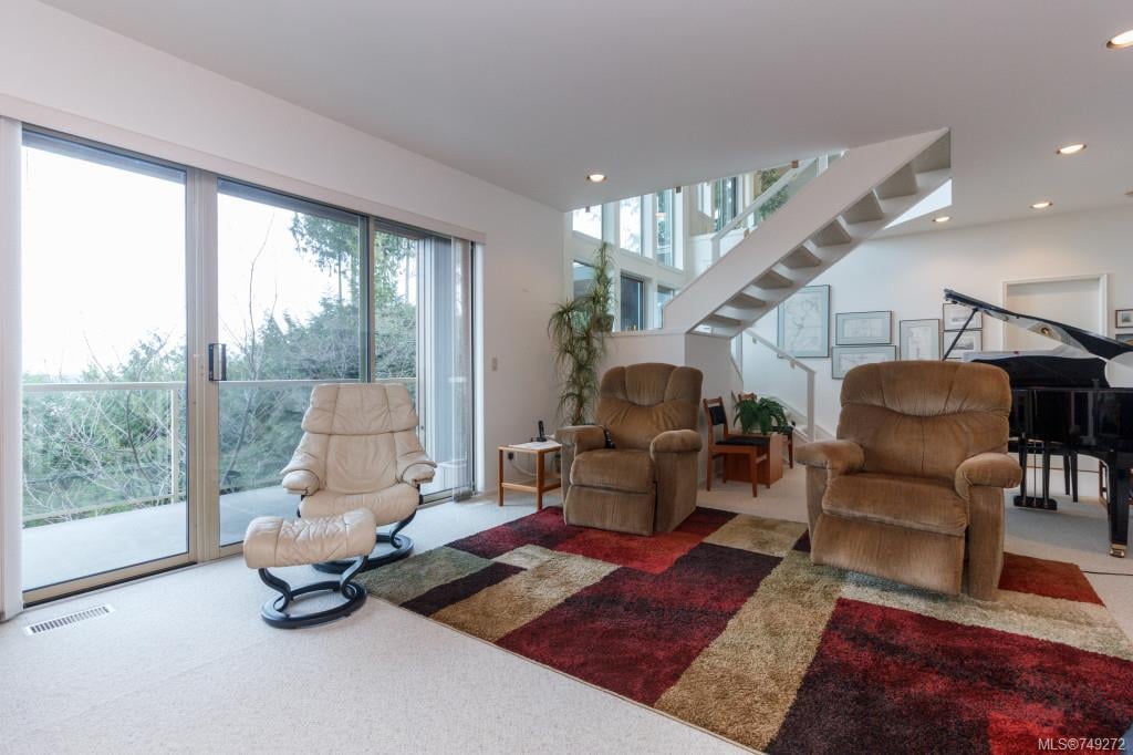 8889 Park Pacific Terr, North Saanich
