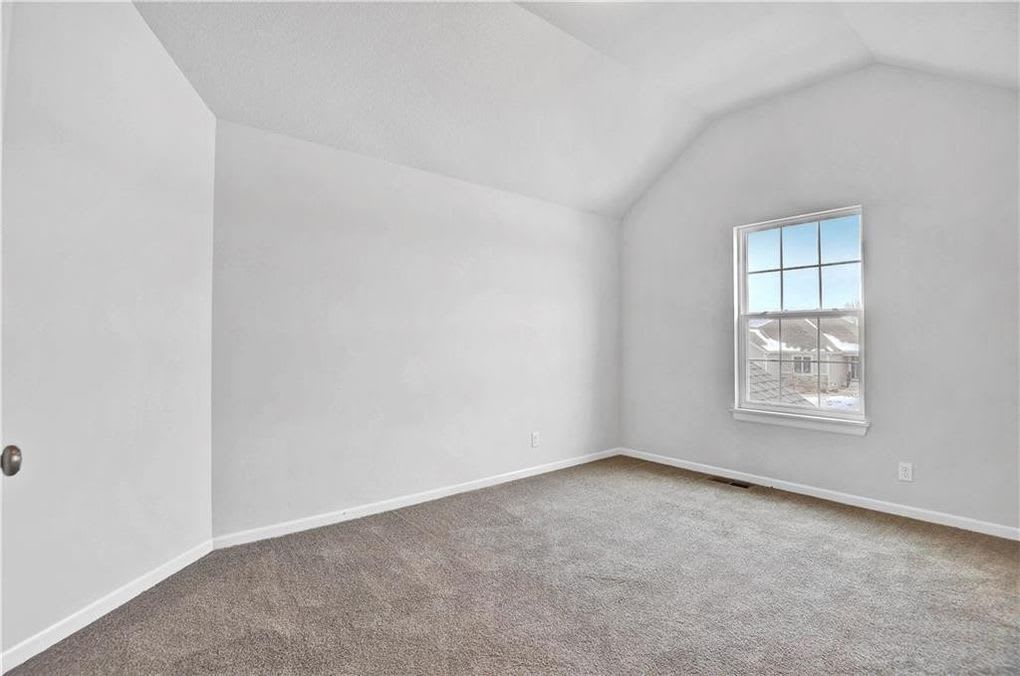 21652 W 177 Terrace