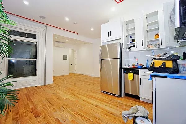 417 Hancock Street Unit: 4