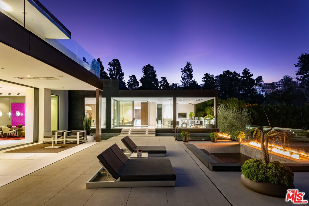 Lago Vista Modern