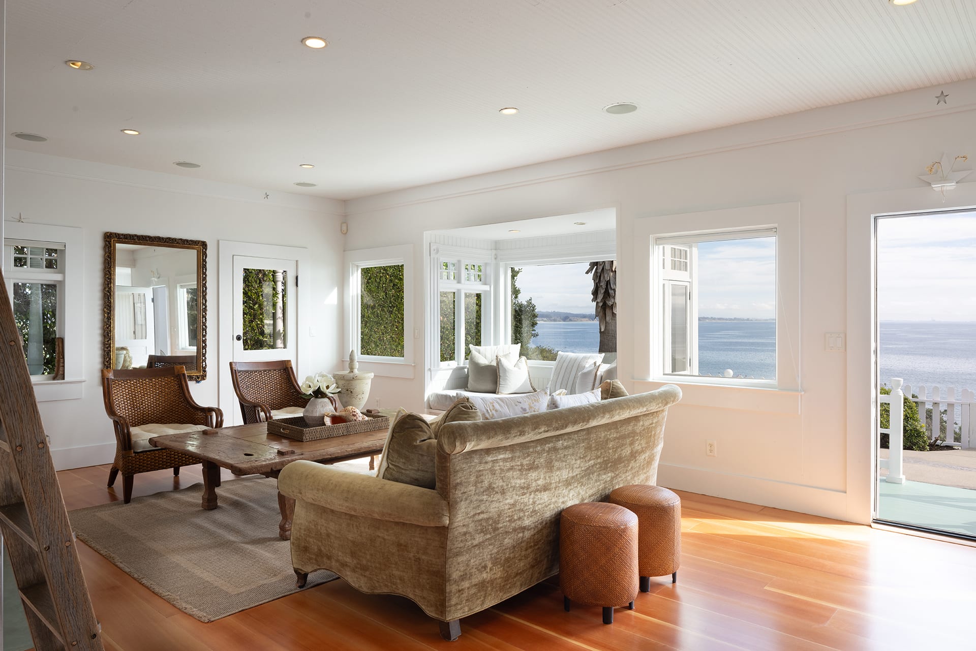 Luxurious Oceanfront Living - 106 Livermore Avenue