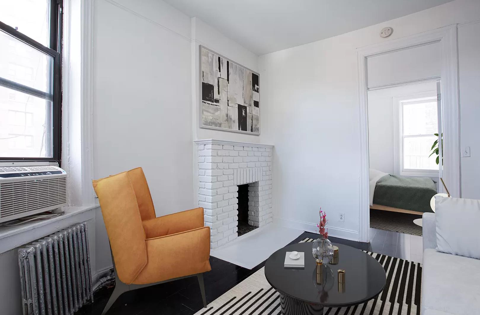 615.5 Hudson Street, Apt 8