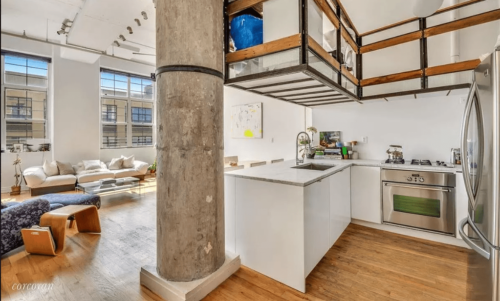 689 Myrtle Ave Apt: 4E