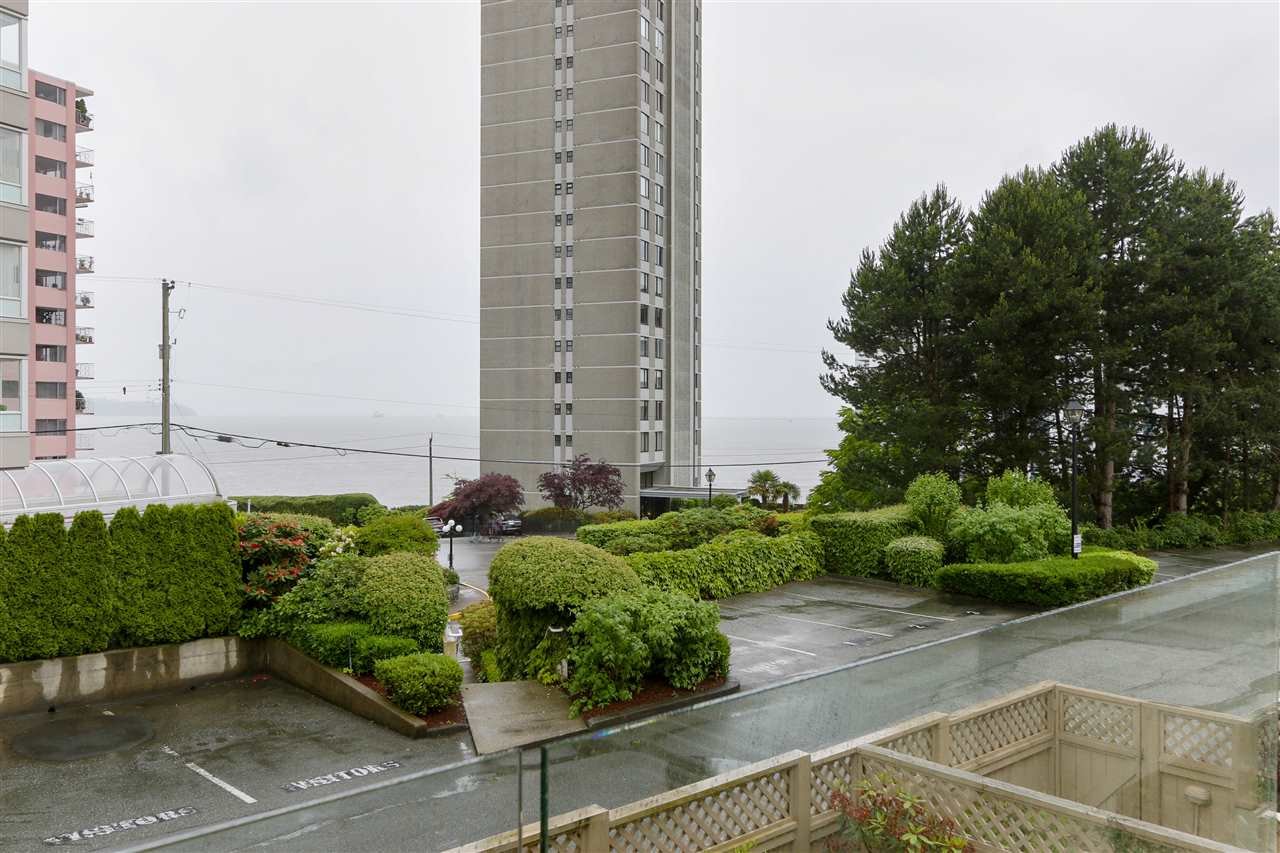 103-2202 Marine Dr