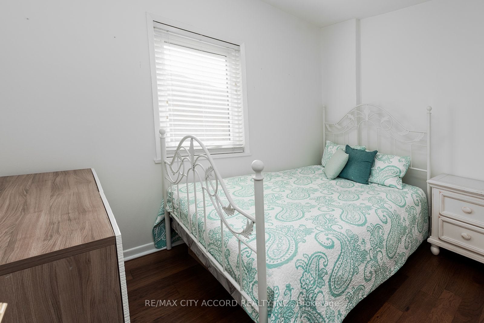 44 Bicknell Ave