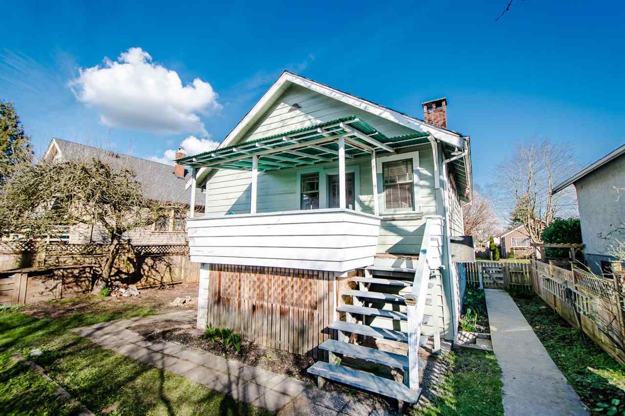 411 Kelly St