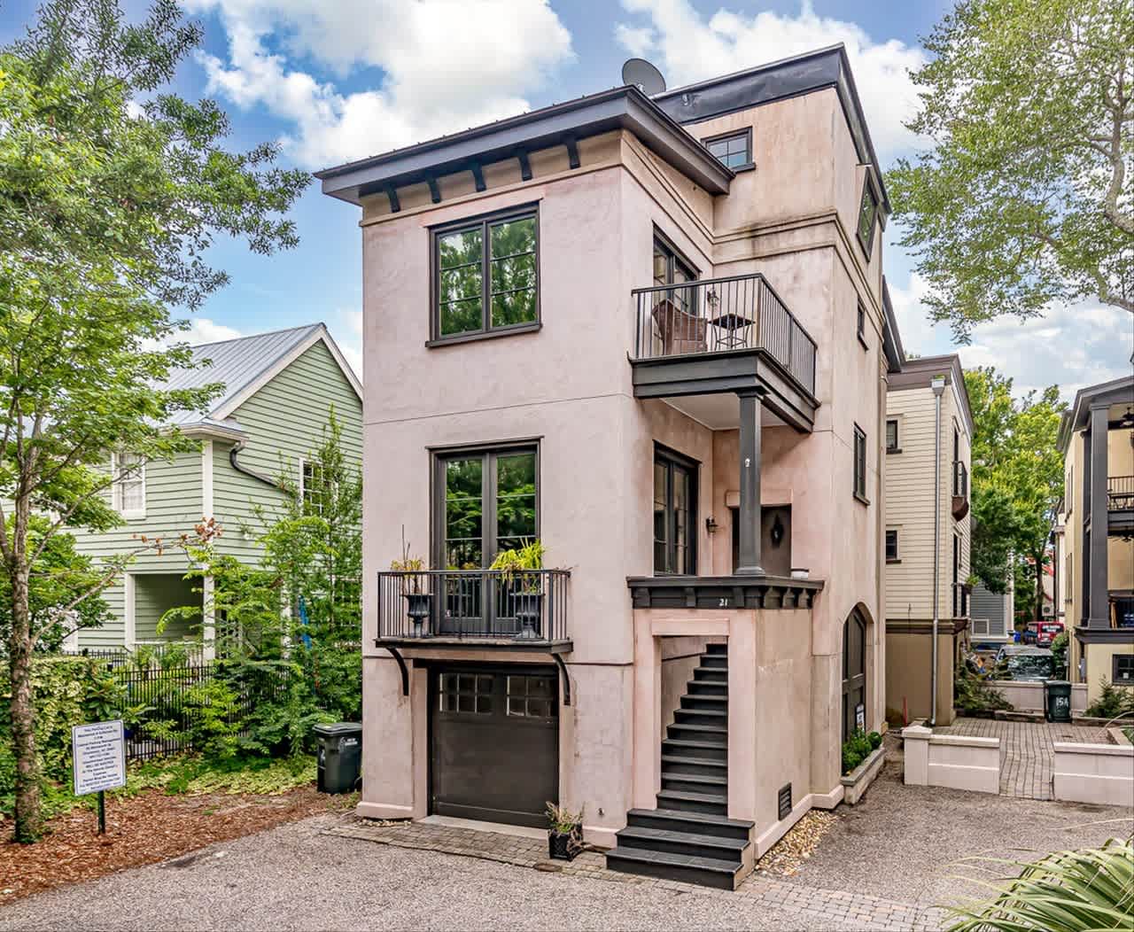 21 Corinne Street #6