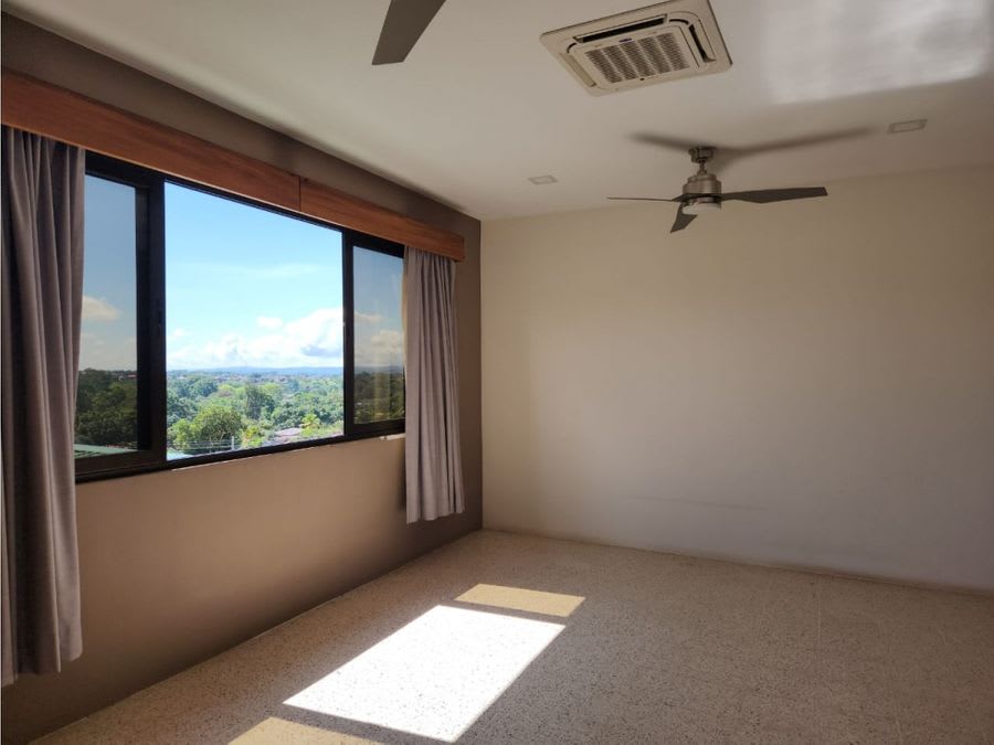 SE Vende Una Hermosa Casa Ubicada en San Isidro General