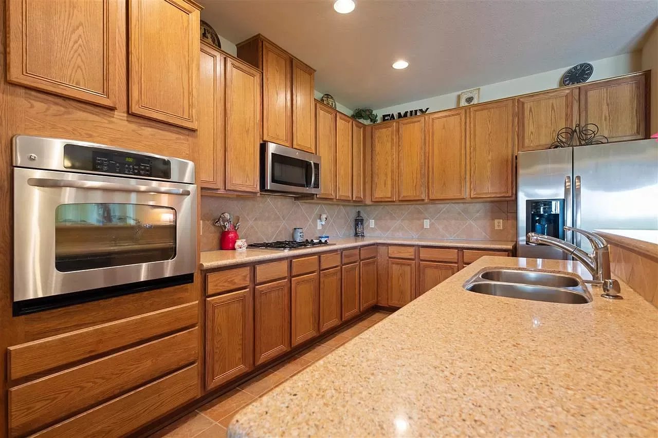 327 Oak Ridge Trl