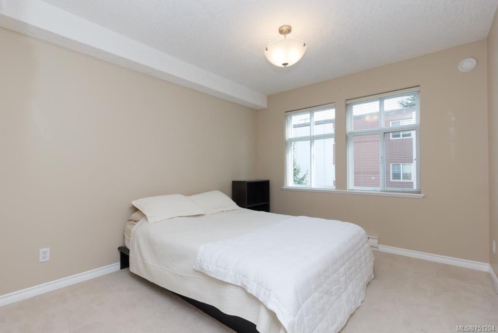 203-1663 McKenzie Ave