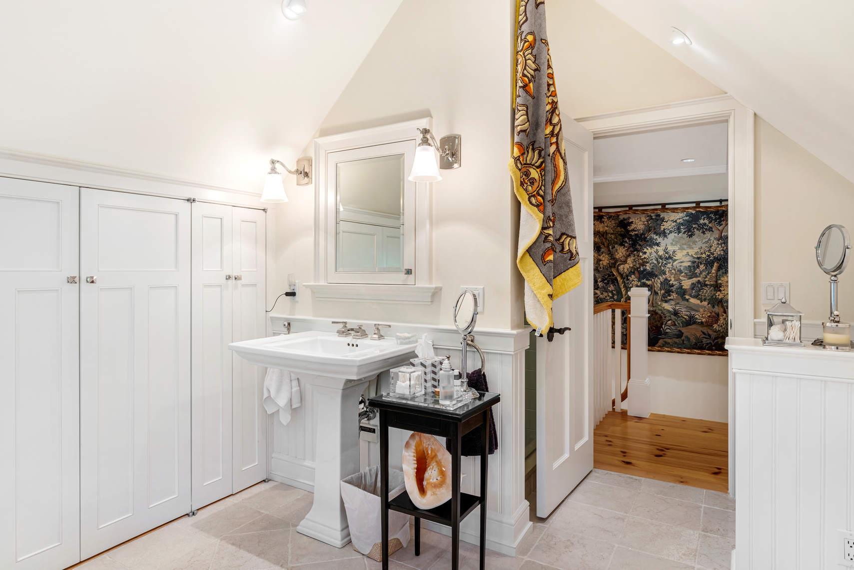 Picture Perfect Sag Harbor Village Cottage with Serene Water Views