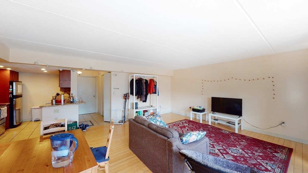 108 Peterborough St #3E