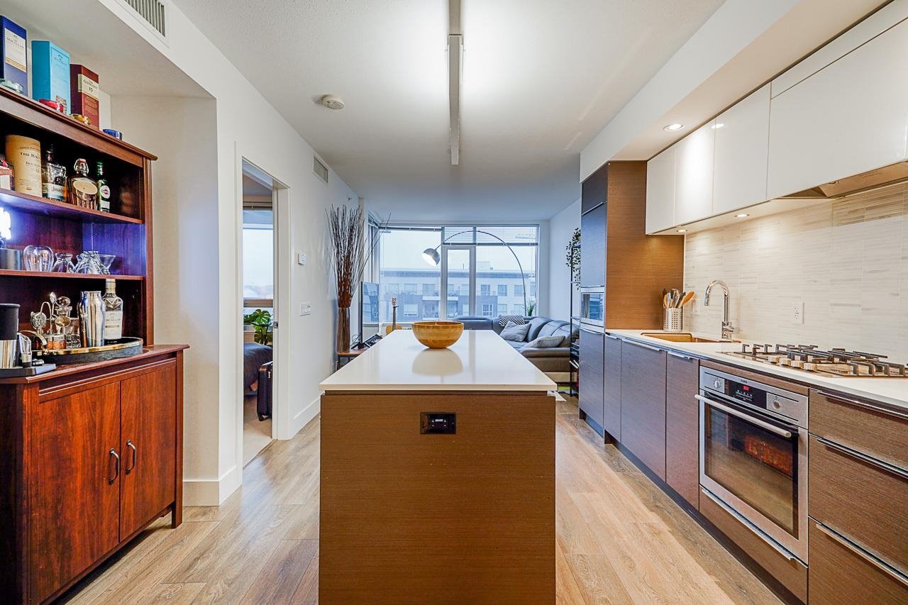 808-5233 Gilbert Rd