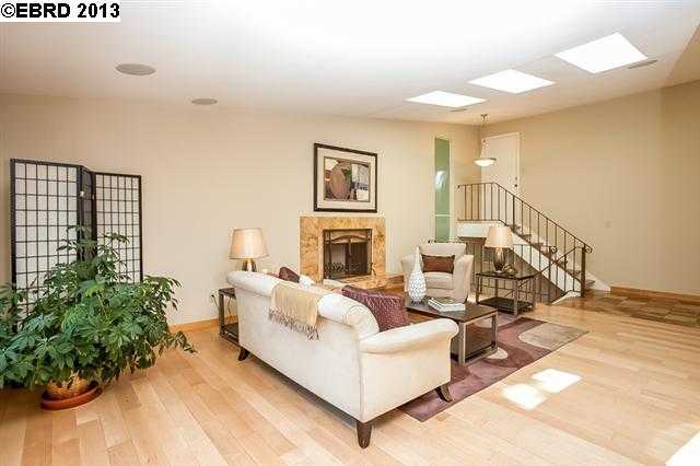 6335 Melville Dr