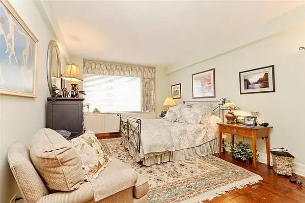 25 Sutton Place South Unit: 15H