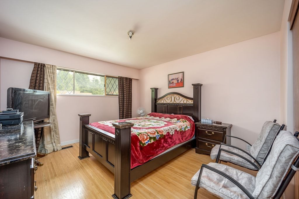 7460 Kraft Cres