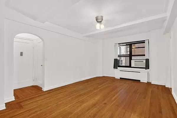 227 East 57th Street Unit: 11A
