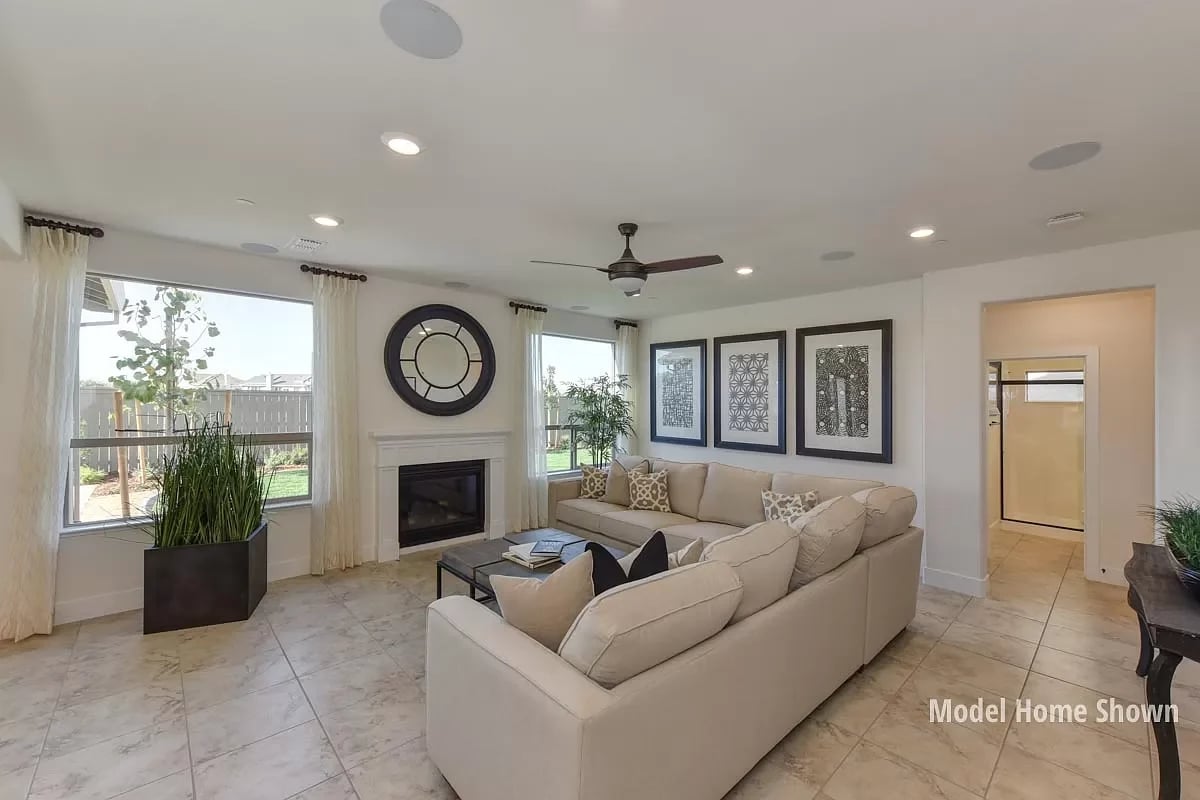 1900 Beale Cir