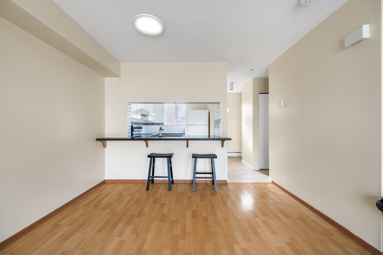 211-2211 No. 4 Rd