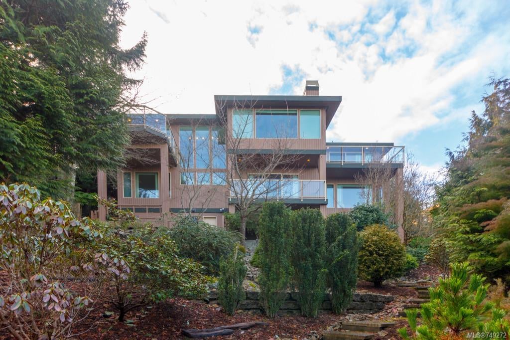 8889 Park Pacific Terr, North Saanich