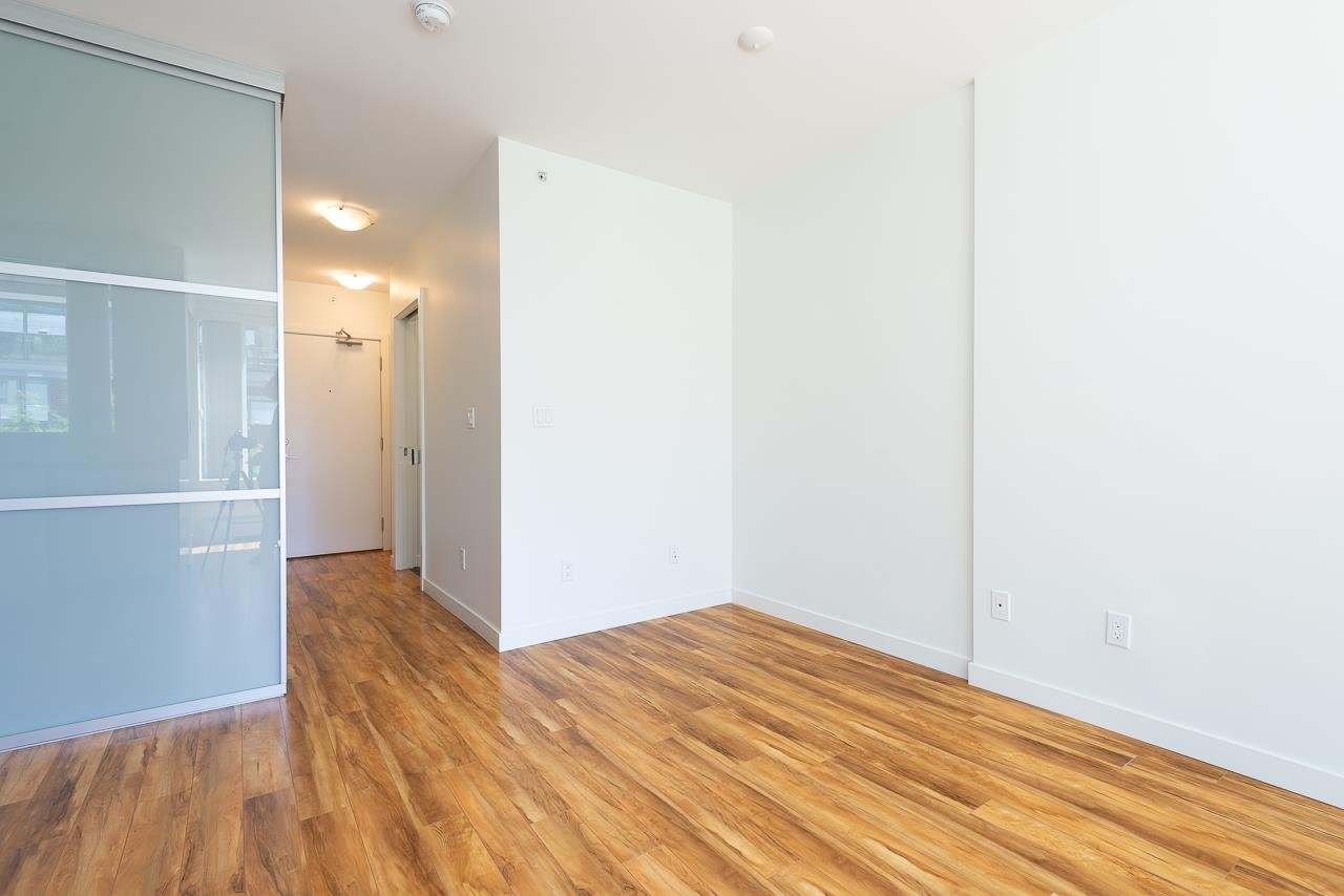 309-289 E 6th Ave