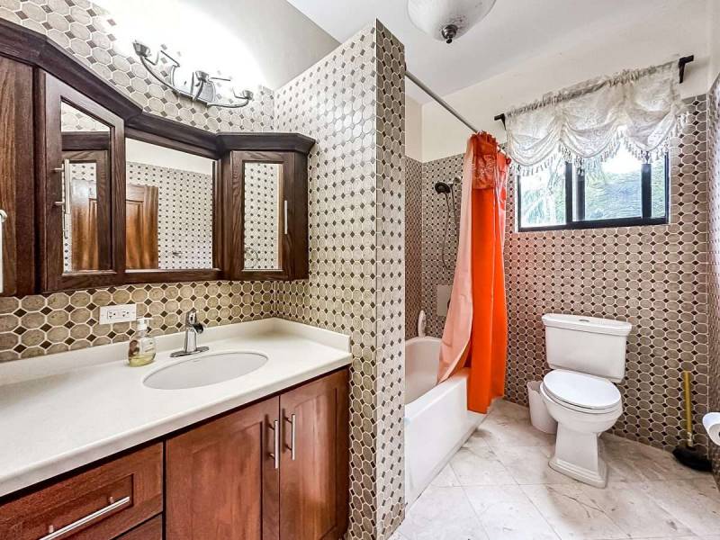 347 Mount Healthy 4 Bedroom Apartment