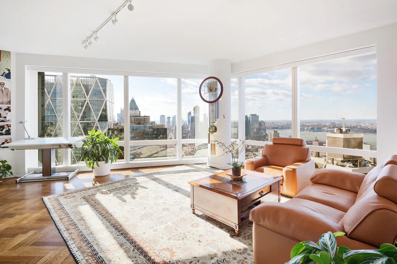 25 Columbus Cir #ST63E