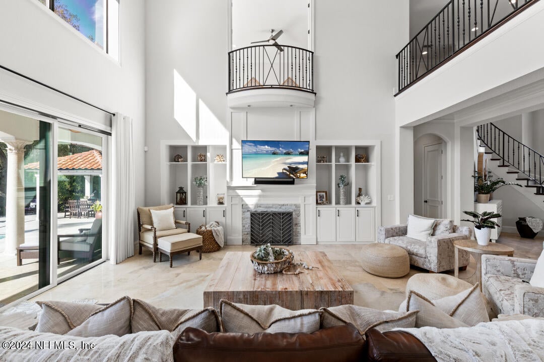 100 Harbourmaster Ct