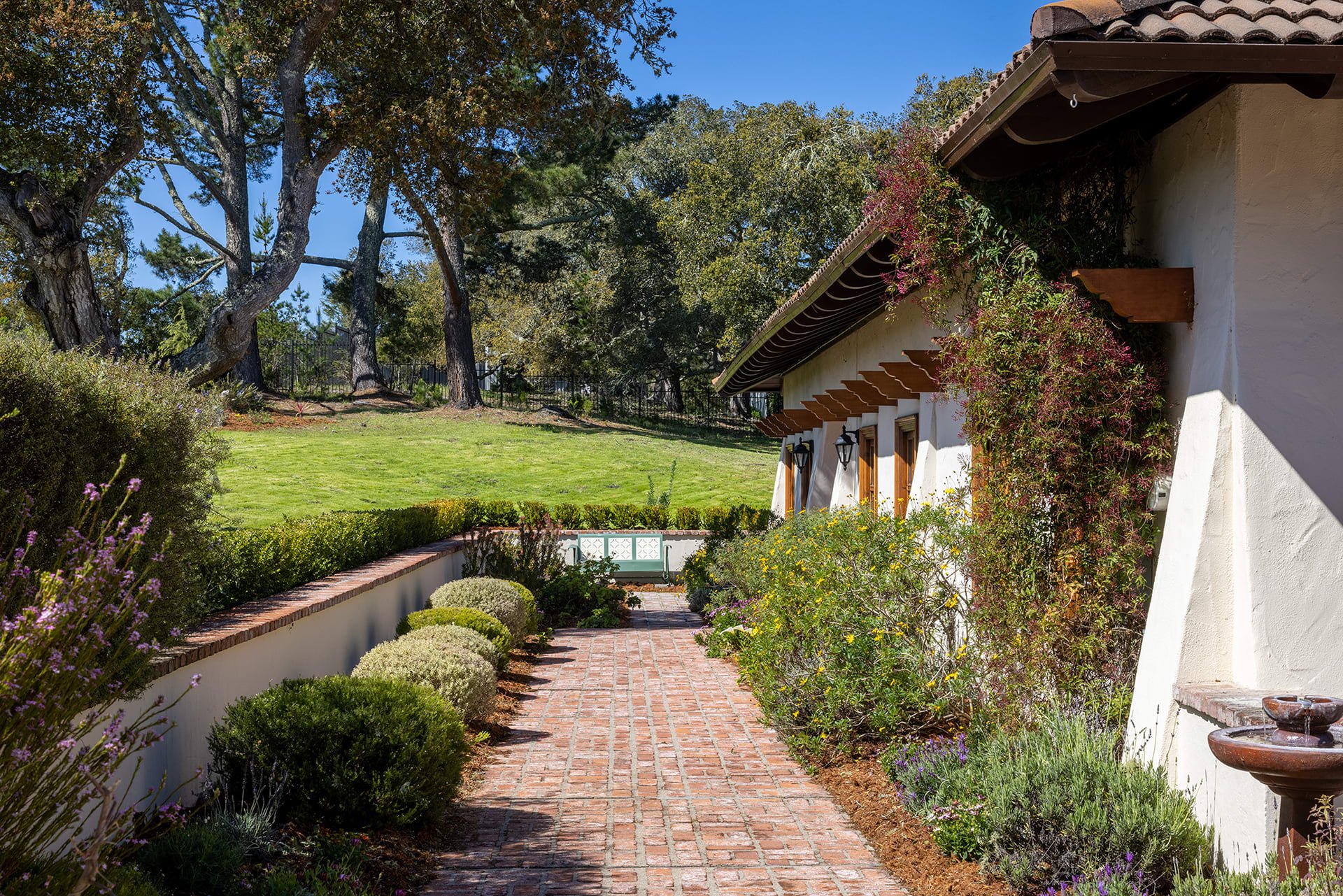 Serene Monterey Haven - 11975 Saddle Rd