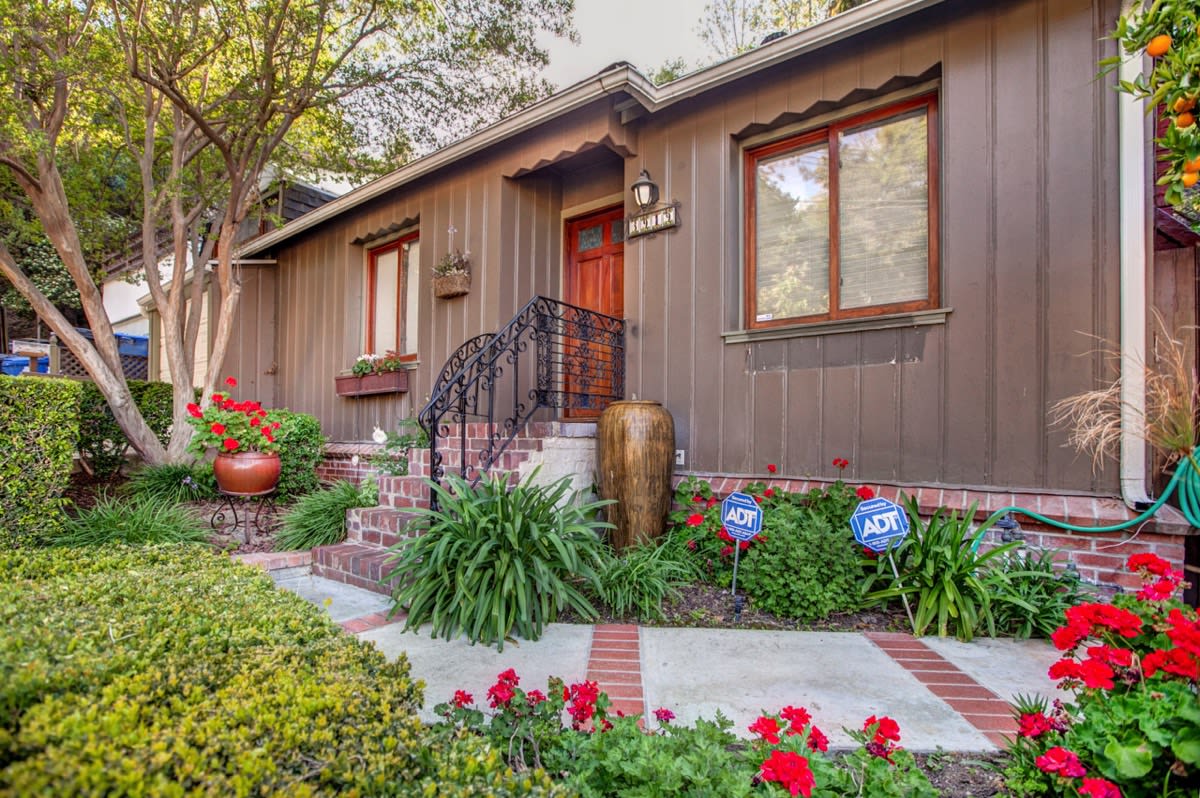 3919 Big Oak Dr Studio City, CA