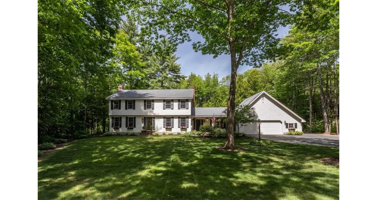 Home For Sale – 39 Hedgerow Drive, Falmouth, Maine 04105