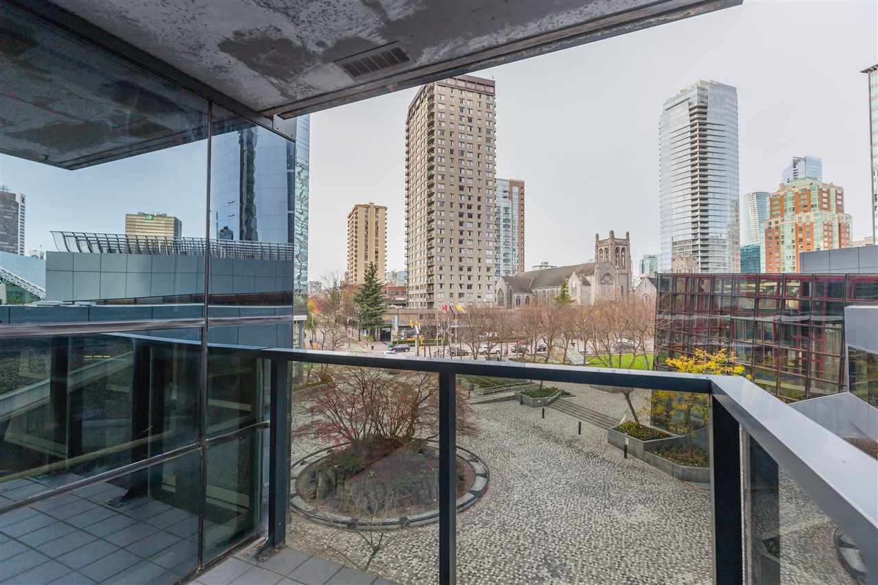 407-1050 Burrard St