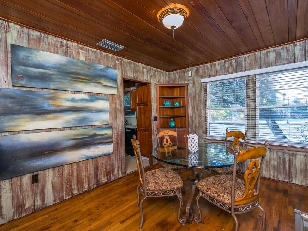 Valencia Terrace - A charming downtown cottage 