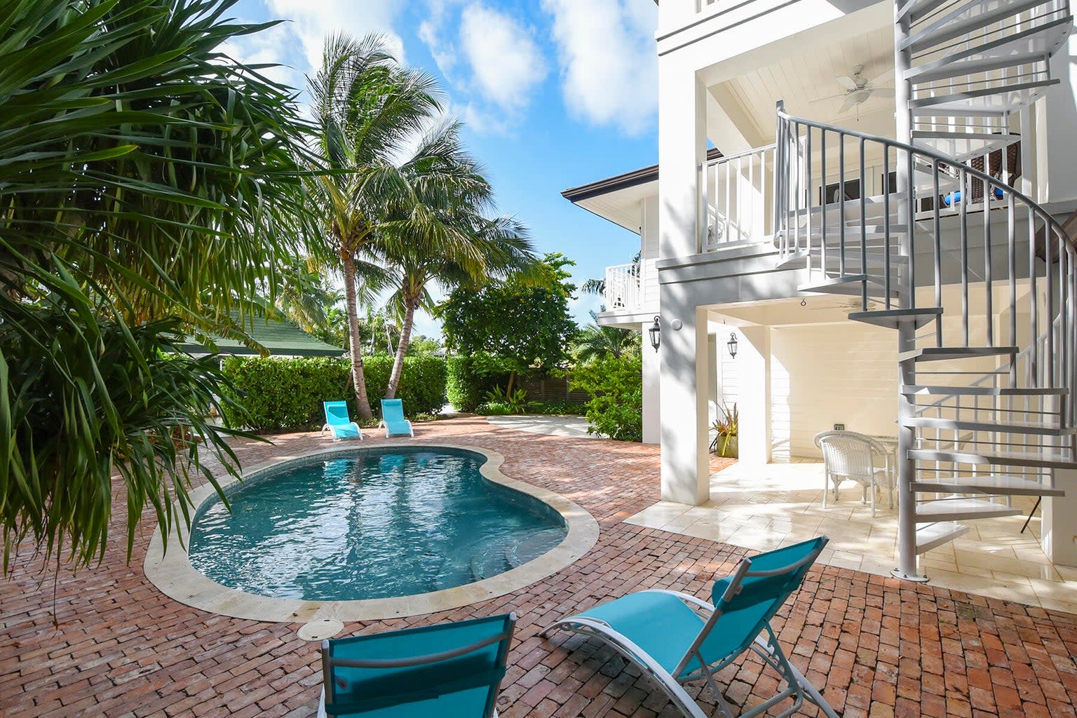 233 Gulfview Dr