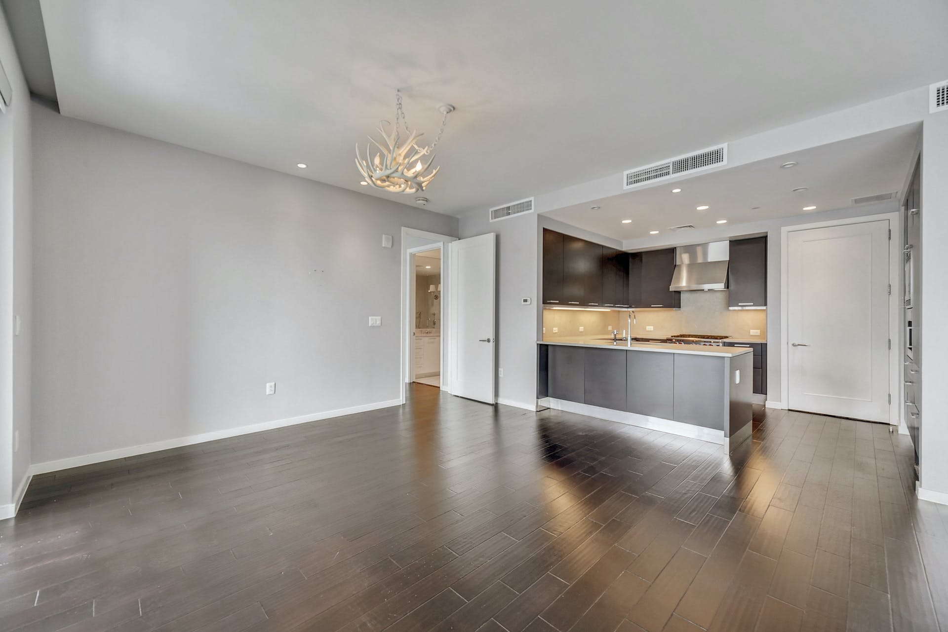 200 Congress Ave #13A