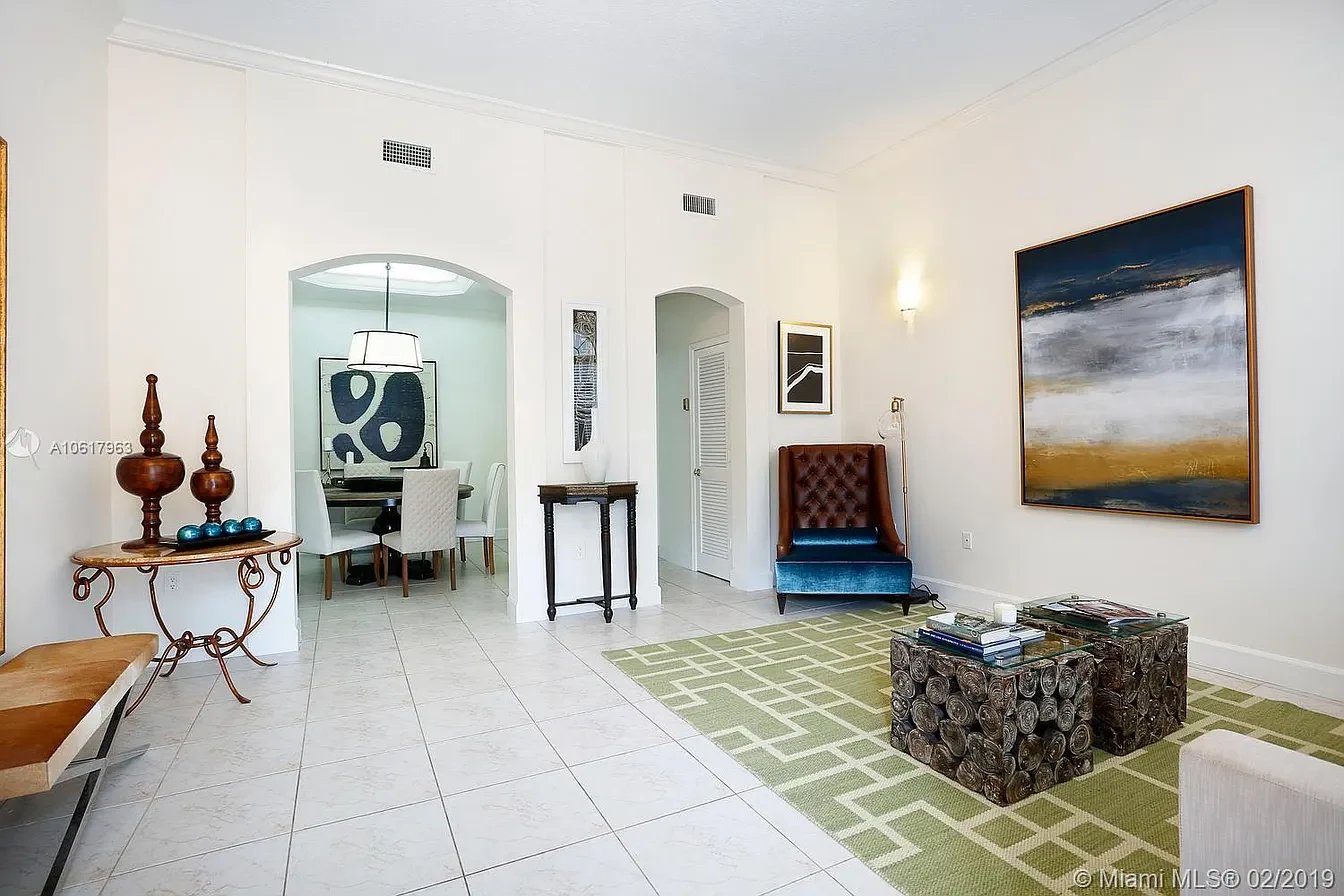 467 Coral Way #A-4