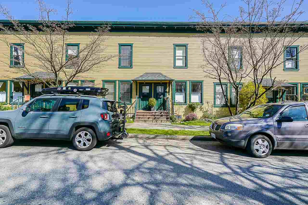 806 Hawks Ave