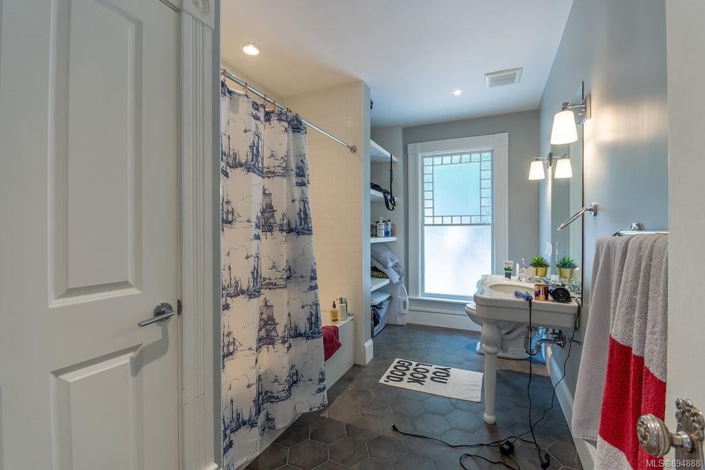 1140 Arthur Currie Lane