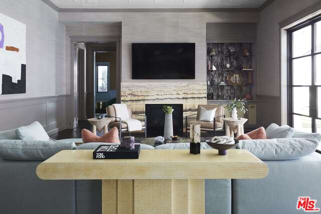 Serene Palazzo
