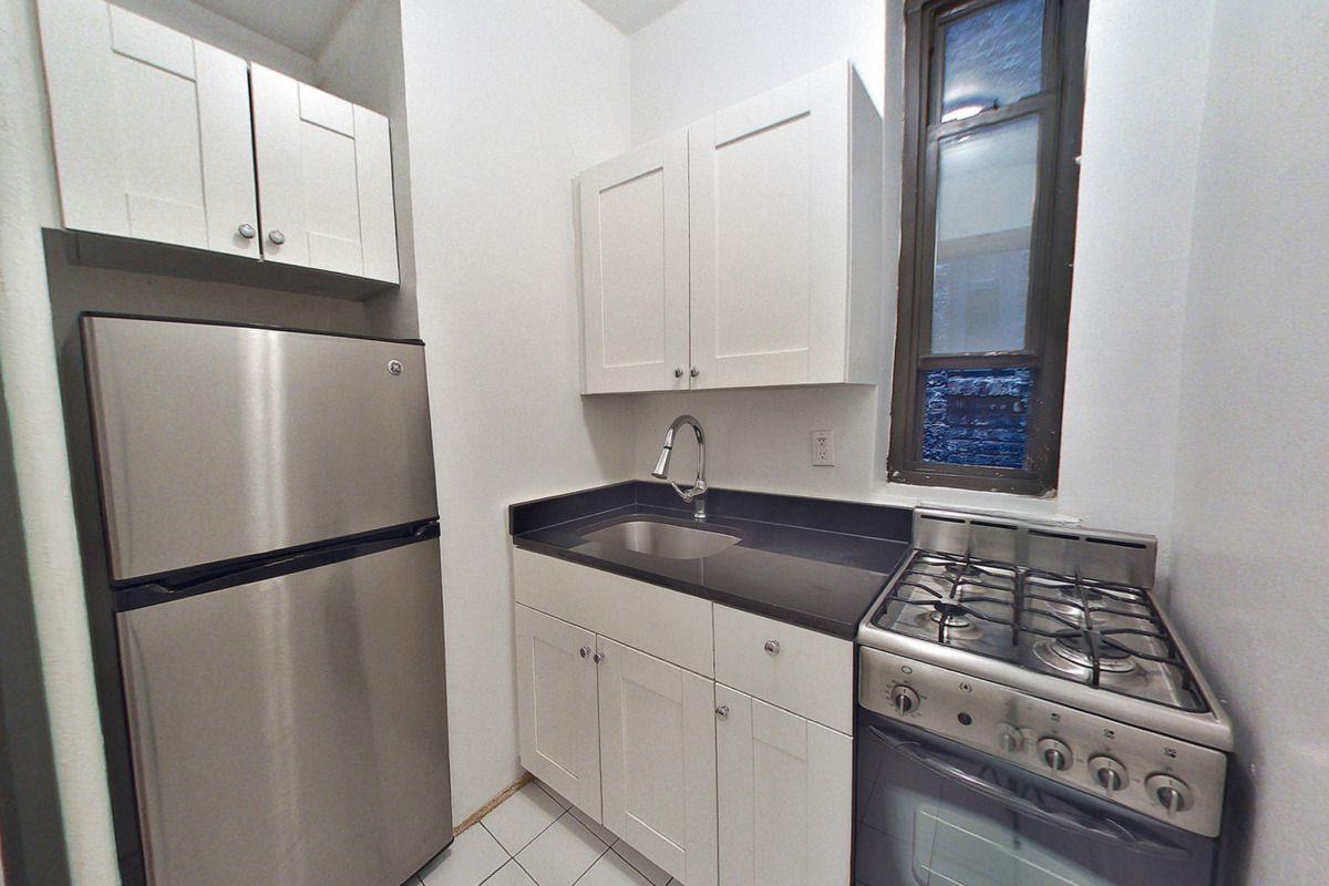210 East 38th Street, Apt 3-B