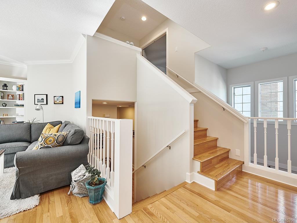 5-1027 Belmont Ave