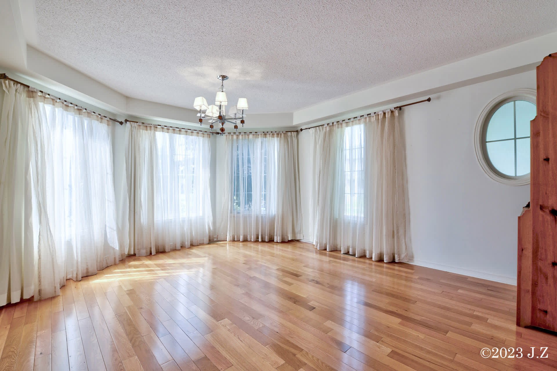 2 Waterton Cres