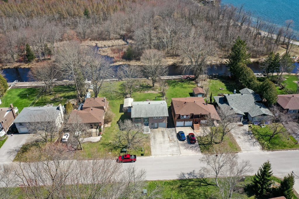 15 Lankin Blvd