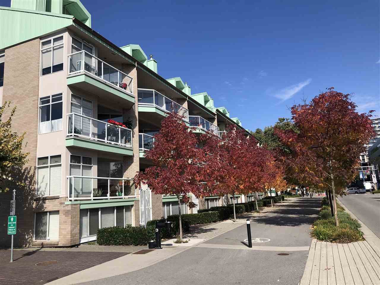 2203-33 Chesterfield Pl