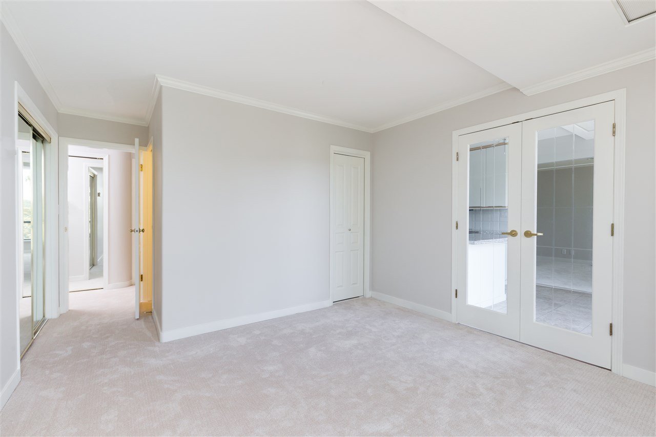 402-1233 Beach Ave