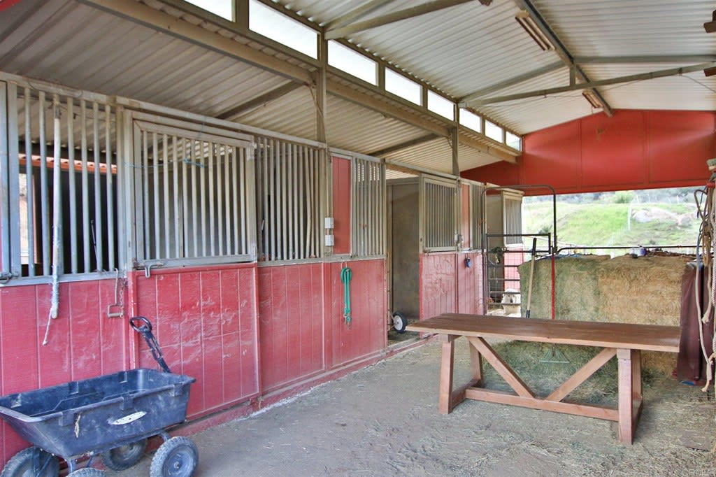 415 Peutz Valley Rd
