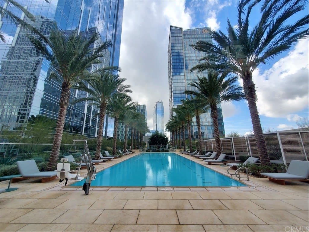 877 Francisco Street, Unit 1718