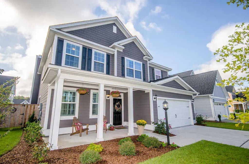 115 Carriage Hill Pl