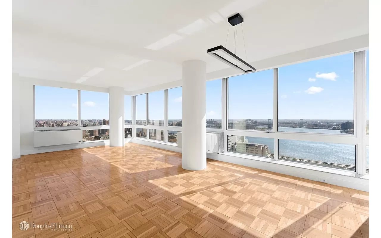 215 East 96th Street Unit: 33B